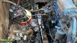 ボートオーナー必見!メンテナンスガイド エンジンオイル交換のタイミングと失敗しない方法