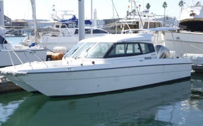 人気中古船ガイド]ニッサン サンキャット26 船外機で気軽に