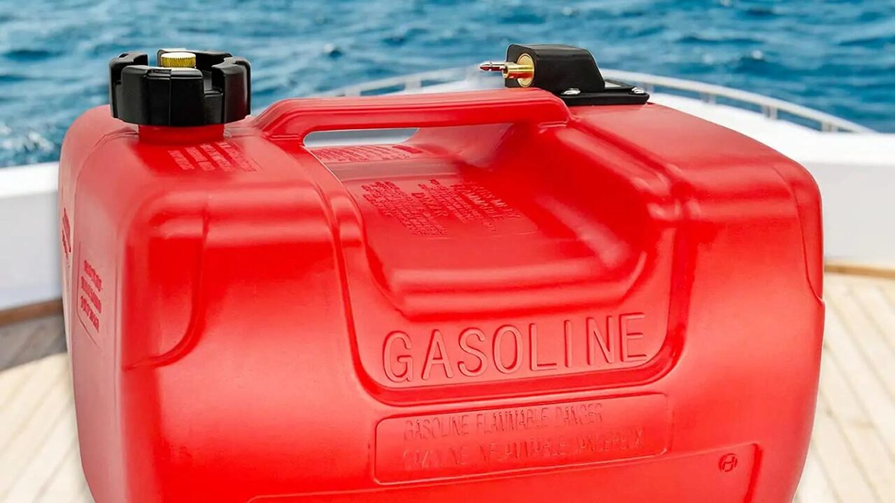船の給油ってどうするの？マリーナ・携行缶・ガソリン事情まで“リアル”に解説